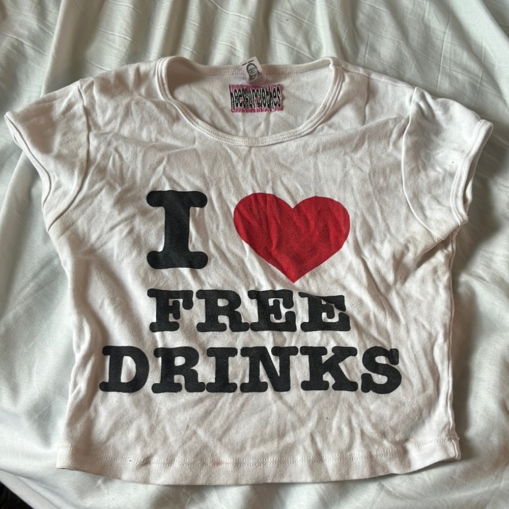 Hoesforclothes I love free drinks baby tee small